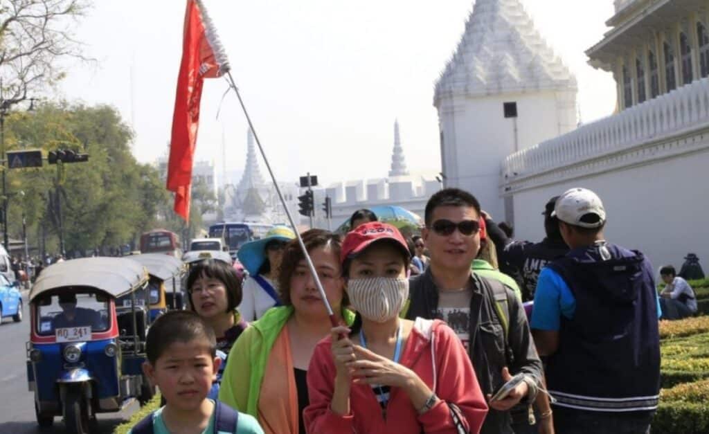 タイ　中国人観光客　ツアーグループ
